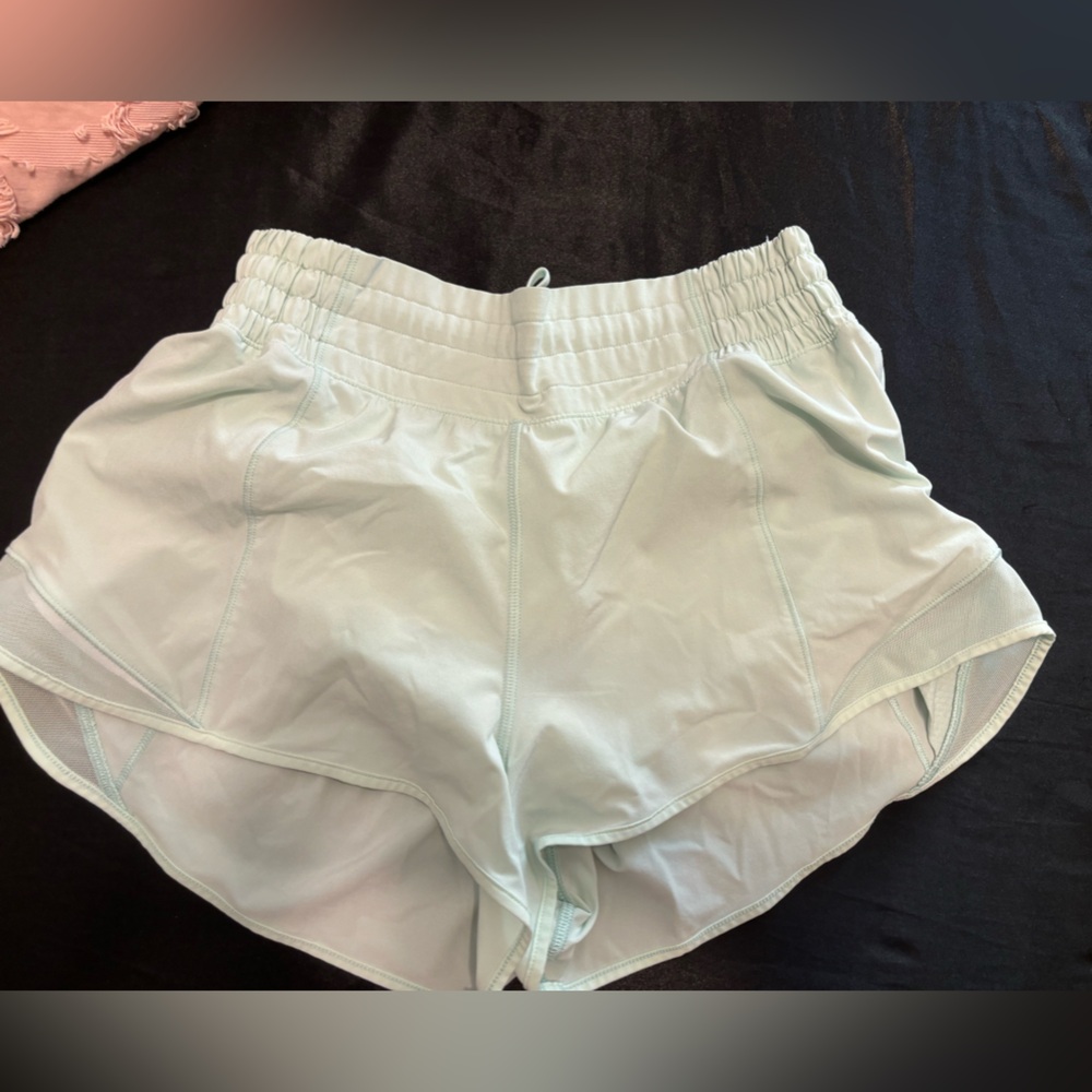 LULULEMON HOTTY HOT HIGH RISE 2.5 (size 6)